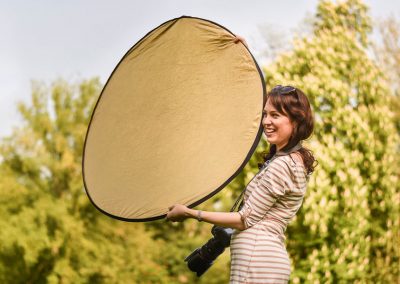 Využívanie prirodzeného svetla v portréte, nové aj overené techniky fotenia portrétu a osvojenie si základných princípov fotografie.